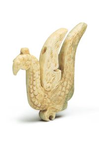 戰國時期 鳥形王勒 此件鳥形王勒呈俯首豎尾之狀，翅膀高高揚起，形象頗爲寫實。（圖四）