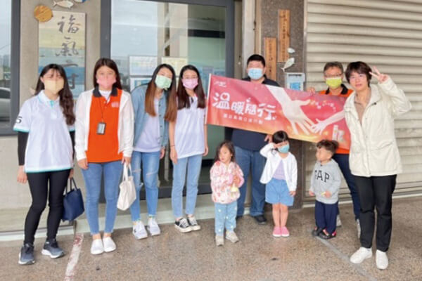 社團法人台灣福氣社區關懷協會舉辦高齡長者親子 踏青計畫，期待社會更包容友愛弱勢族群。