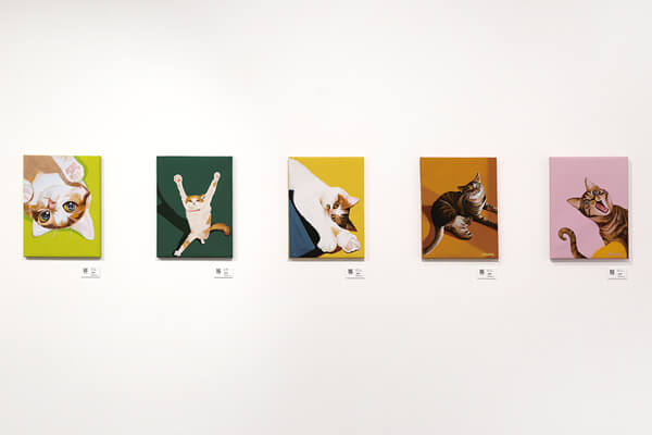 圖三：365流浪動物日記—小幸運展覽，展出藝術家「—畫畫的院長」筆下記錄的流浪貓們