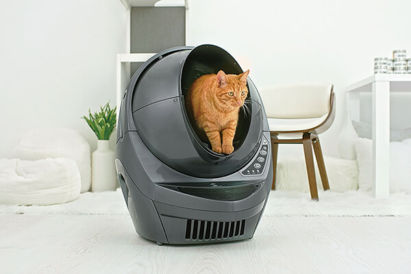 美國Whisker推出的「喵星人太空艙」系列具有自潔功能，以智能型貓砂盆為訴求為飼主分勞解憂。