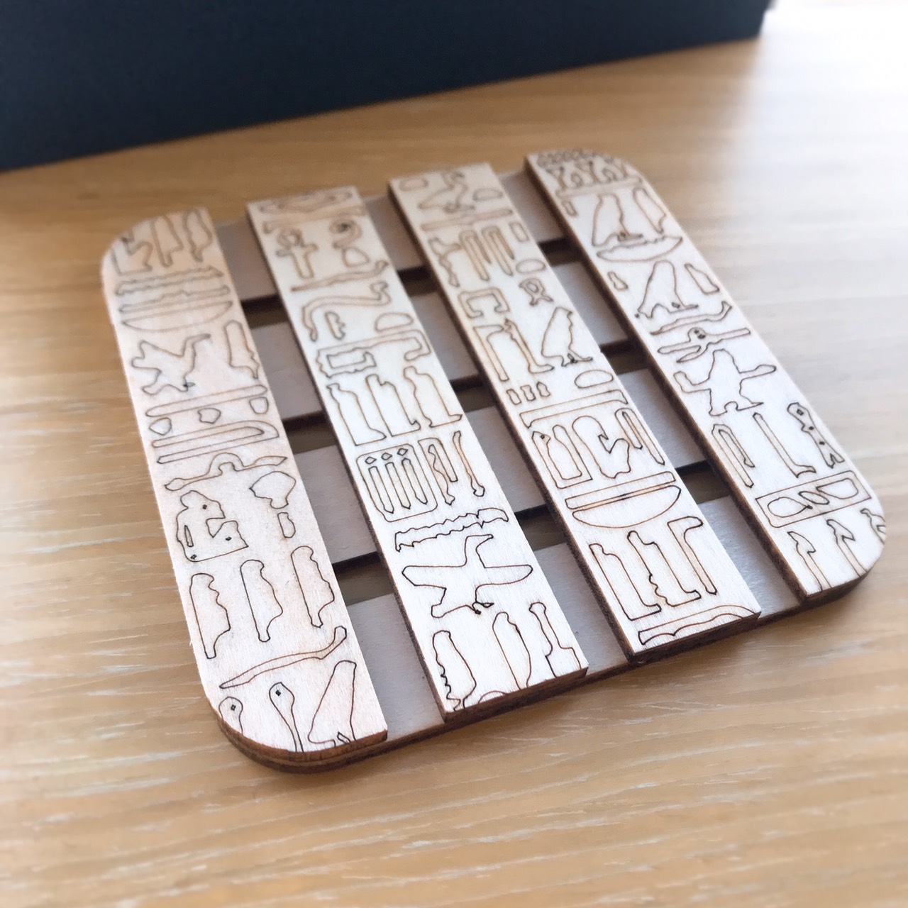 什麼是雷射雕刻機?圖解雷射雕刻機原理、雷射切割機用途 什麼是雷射雕刻機?圖解雷射雕刻機原理、雷射切割機用途