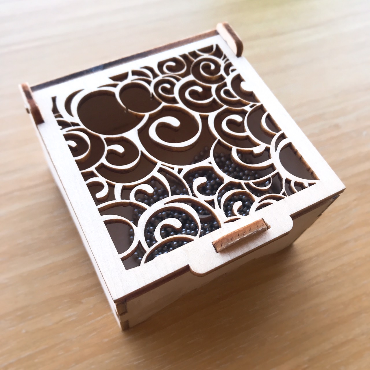 什麼是雷射雕刻機？圖解雷射雕刻機原理、雷射切割機用途