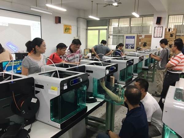 Fab Lab創客教室規劃｜臺中高工「We Make」創客教室