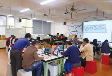 「震旦自造教育工作坊」 前進台中高工展演3D列印製作過程創新教學可能