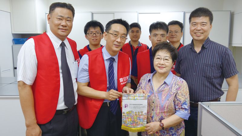攜手體驗施比受更有福的快樂 攜手體驗施比受更有福的快樂
