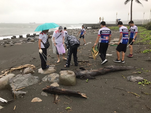 震旦OA東高雄 X 台北市失親兒福利基金會高雄服務處|旗津淨灘活動 震旦OA東高雄 X 台北市失親兒福利基金會高雄服務處|旗津淨灘活動