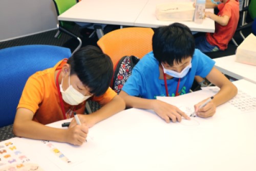 i SPACE公益創客營ｘ小草書屋，雷射雕刻機自製專屬圖章