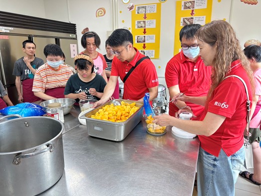 震旦OA楊梅_財團法人桃園市私立聖愛教養院_陪伴團康及手作活動