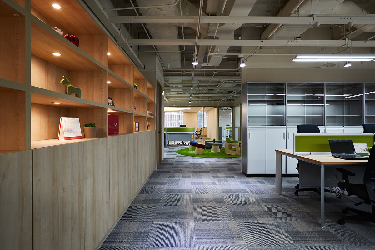 辦公家具的色彩及材質選擇，能左右辦公室設計風格