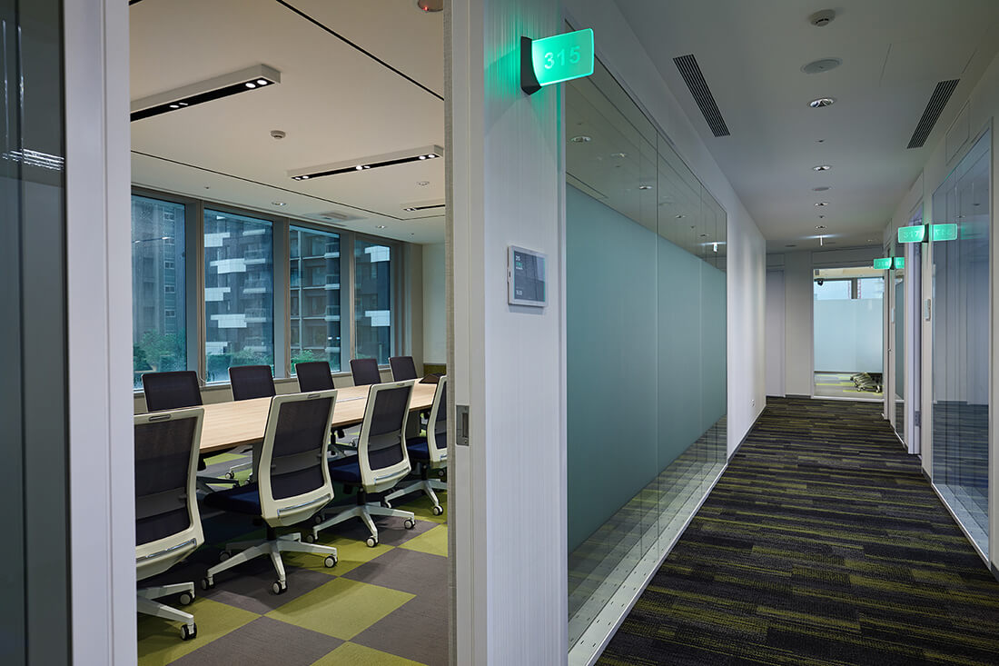 會議室規劃結合智能科技，是現代企業辦公室設計的一大重點