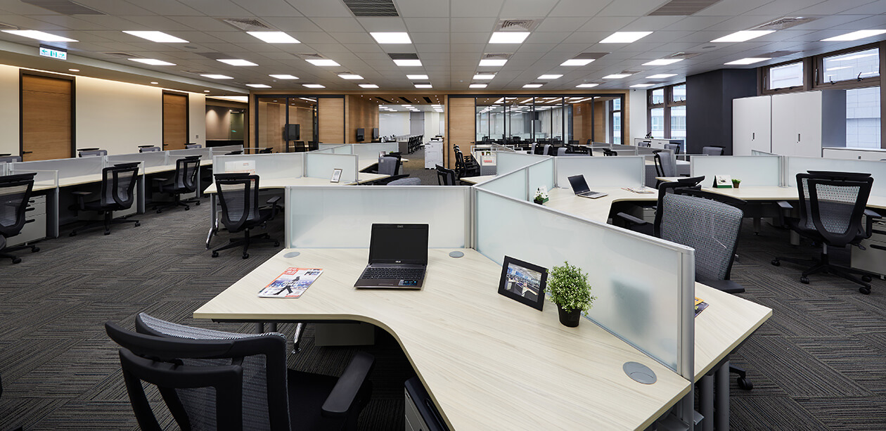 OA屏風為辦公家具規劃的主流，多樣的面板材質及尺寸選擇，能滿足眾多風格辦公室需求