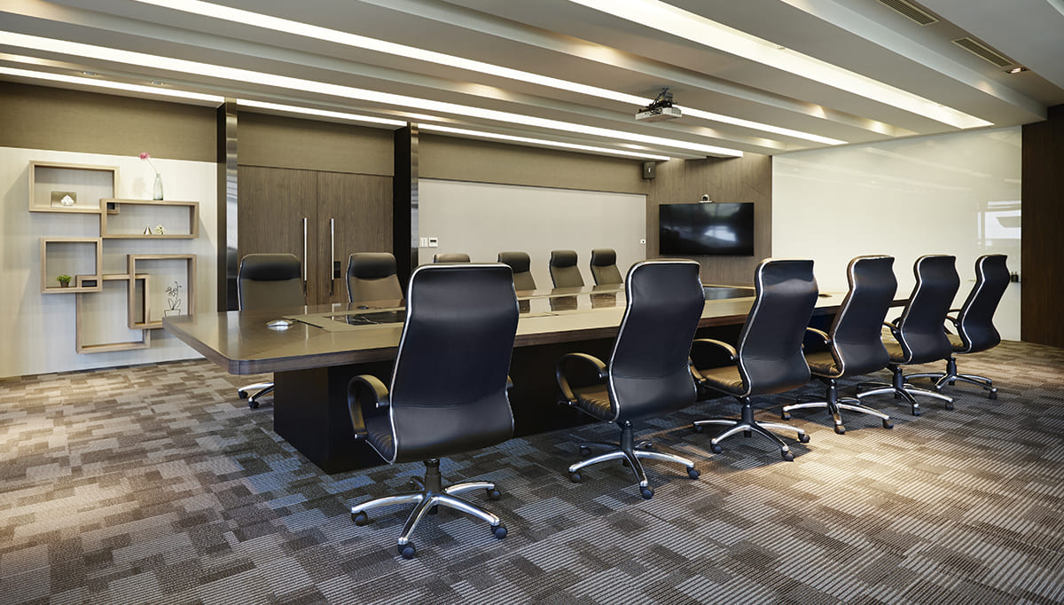 辦公室地毯挑選入門篇：多數企業辦公室地毯推薦使用方塊地毯