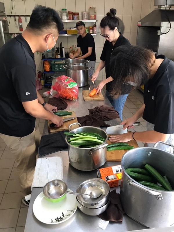 震旦家具東台南 X 高雄市生命源全人關懷協會|包壽司關懷送暖活動 震旦家具東台南 X 高雄市生命源全人關懷協會|包壽司關懷送暖活動