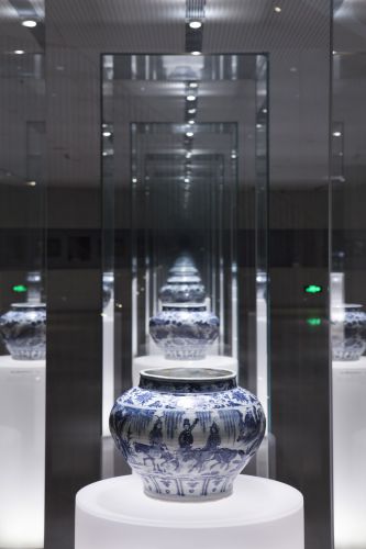 震旦博物館正式開館 4F 青花瓷器展區