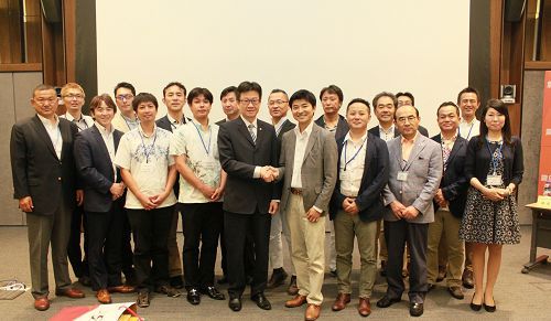 日本船井綜合研究所OA機器販賣會社經營研究會參訪 日本船井綜合研究所到訪震旦集團,由策略室總經理賀俊強(前排右四)代表歡迎接待