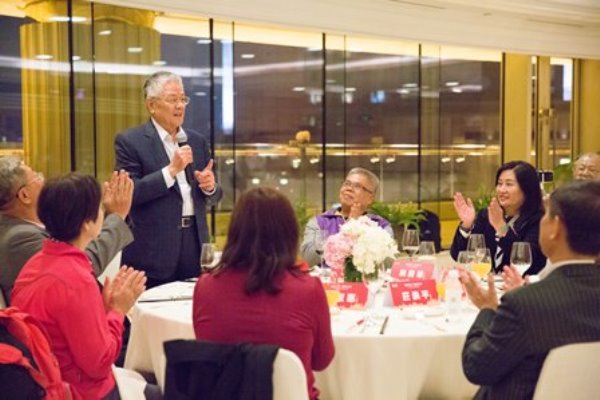緣聚震旦 圓緣東昇 -東昇會參訪震旦集團上海總部 震旦集團創辦人陳永泰與大家親切交流