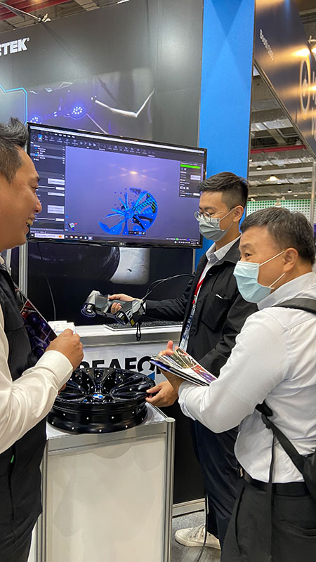 震旦通業參加2023年台灣3D列印展 推出獨家「3D Fashion™」多元應用 協助產業創新研發 量測儀器龍頭AMETEK集團Creaform公司今年推出HandySCAN BLACK|Elite Limited機型,專為工業和製造業中對尺寸測量要求極高的專業人員所設計。