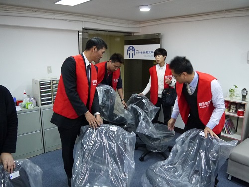 【公益捐贈】財團法人台北市基督教勵友中心 震旦志工們一起協力將家具迅速組裝及細心定位