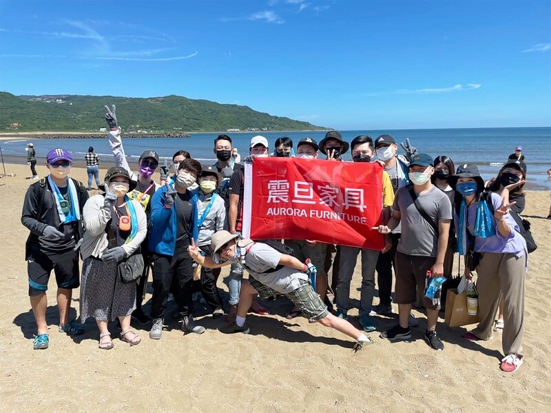 【同仁參與】震旦集團 feat. RE-THINK 環島淨灘_新北金山磺港 震旦集團捐贈全新檔案櫃,讓機構擁有舒適優質的辦公環境