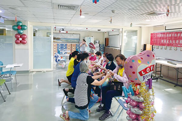 震旦人公益行動「溫暖隨行」 用微笑散播快樂 用陪伴實踐幸福 震旦人公益行動「溫暖隨行」 用微笑散播快樂 用陪伴實踐幸福