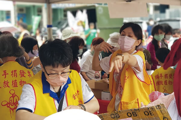 震旦人公益行動「溫暖隨行」 用微笑散播快樂 用陪伴實踐幸福 震旦人公益行動「溫暖隨行」 用微笑散播快樂 用陪伴實踐幸福