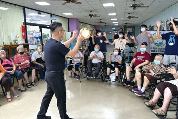 震旦人公益行動「溫暖隨行」— 愛心傳遞,共創美好 震旦人公益行動「溫暖隨行」— 愛心傳遞,共創美好