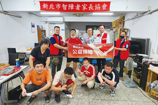 震旦人公益行動「溫暖隨行」— 愛心傳遞,共創美好 震旦人公益行動「溫暖隨行」— 愛心傳遞,共創美好