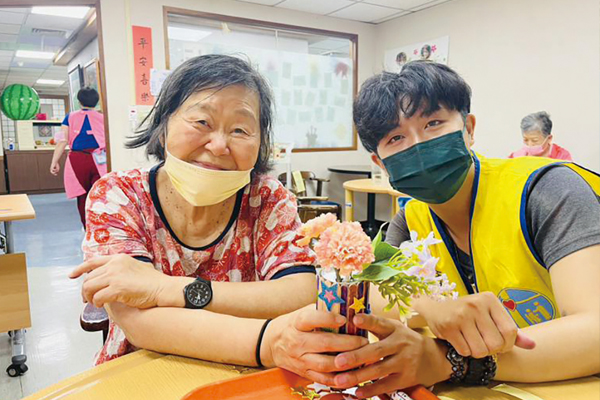震旦人公益行動「溫暖隨行」— 共築美好,照亮未來之路 震旦人公益行動「溫暖隨行」— 共築美好,照亮未來之路