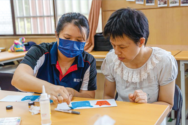震旦人公益行動「溫暖隨行」— 共築美好,照亮未來之路 震旦人公益行動「溫暖隨行」— 共築美好,照亮未來之路