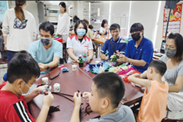 震旦人公益行動「溫暖隨行」-+傳遞愛心,溫暖你我 震旦人公益行動「溫暖隨行」-+傳遞愛心,溫暖你我