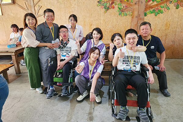 震旦人公益行動「溫暖隨行」— 攜手共善,愛不缺席 震旦人公益行動「溫暖隨行」— 攜手共善,愛不缺席
