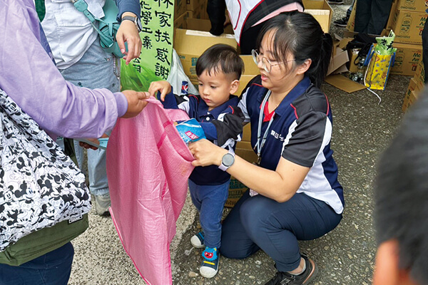 震旦人公益行動「溫暖隨行」— 用愛點亮 一段旅程 震旦人公益行動「溫暖隨行」— 用愛點亮 一段旅程