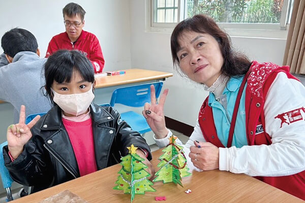 震旦人公益行動「溫暖隨行」— 用愛點亮 一段旅程 震旦人公益行動「溫暖隨行」— 用愛點亮 一段旅程