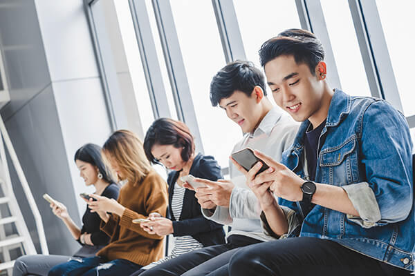 人人是網民 人人都在滑 滑出智慧與夢想 人人是網民 人人都在滑 滑出智慧與夢想