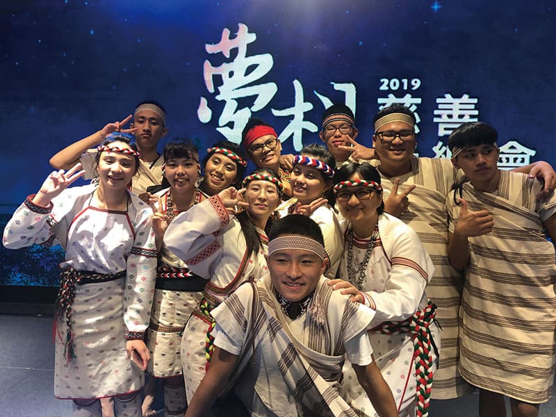 震旦人公益行動「溫暖隨行」 美好充電站—溫情加值、感動升值 震旦人公益行動「溫暖隨行」 美好充電站—溫情加值、感動升值