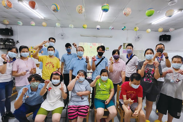 震旦人公益行動「溫暖隨行」 美好充電站—溫情加值、感動升值 震旦人公益行動「溫暖隨行」 美好充電站—溫情加值、感動升值