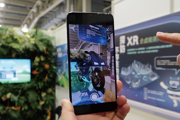 不分世代的元宇宙玩家 盡情體驗虛實整合沉浸感 不分世代的元宇宙玩家 盡情體驗虛實整合沉浸感