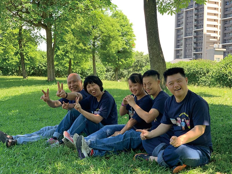 震旦人公益行動「溫暖隨行」 傳愛送暖不間斷,築一幢喜樂家園 震旦人公益行動「溫暖隨行」 傳愛送暖不間斷,築一幢喜樂家園