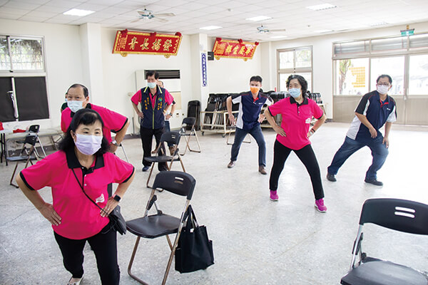 震旦人公益行動「溫暖隨行」 如煦的愛 為瑟瑟秋天增添溫暖 震旦人公益行動「溫暖隨行」 如煦的愛 為瑟瑟秋天增添溫暖