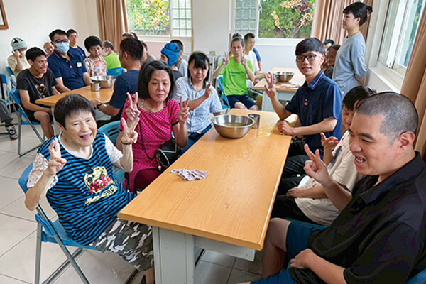 震旦人公益行動「溫暖隨行」 用陪伴,讓善意發光 震旦人公益行動「溫暖隨行」 用陪伴,讓善意發光