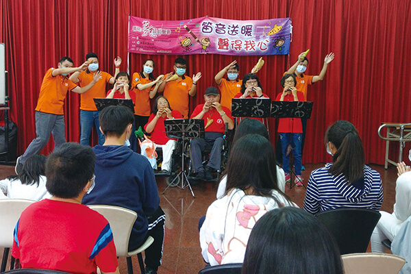 震旦人公益行動「溫暖隨行」 樂觀!是一把開啟美好明天的鑰匙 震旦人公益行動「溫暖隨行」 樂觀!是一把開啟美好明天的鑰匙