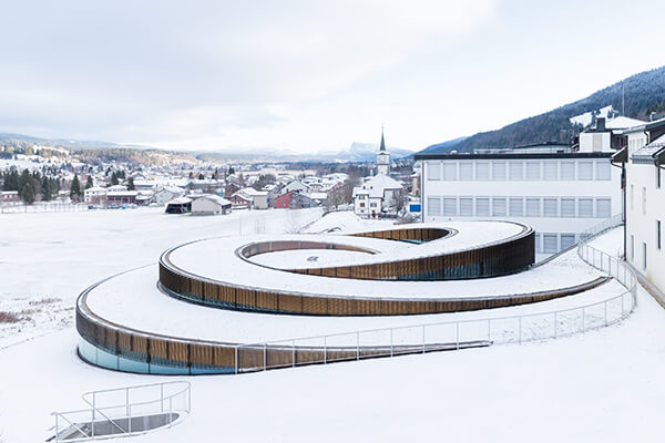 2020新美術館建築—— 歐洲篇 以建築與時計 串起過去、現在、未來 瑞士愛彼錶工坊博物館 2020新美術館建築—— 歐洲篇 以建築與時計 串起過去、現在、未來 瑞士愛彼錶工坊博物館