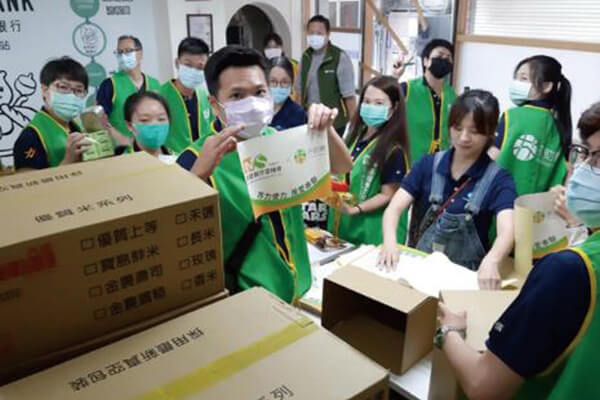 震旦人公益行動「溫暖隨行」 愛心集合!讓社會更美好一分 震旦人公益行動「溫暖隨行」 愛心集合!讓社會更美好一分