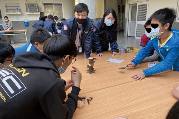 震旦人公益行動「溫暖隨行」 說到愛——那是希望和陪伴堆疊合成的風景 震旦人公益行動「溫暖隨行」 說到愛——那是希望和陪伴堆疊合成的風景