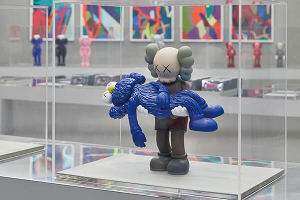 美國藝術家和設計師KAWS 結合流行與藝術的設計奇才 正在全球崛起中 美國藝術家和設計師KAWS 結合流行與藝術的設計奇才 正在全球崛起中