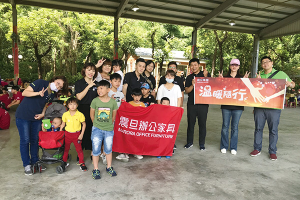 震旦人公益行動「溫暖隨行」 擁抱愛,開創美好生命 震旦人公益行動「溫暖隨行」 擁抱愛,開創美好生命