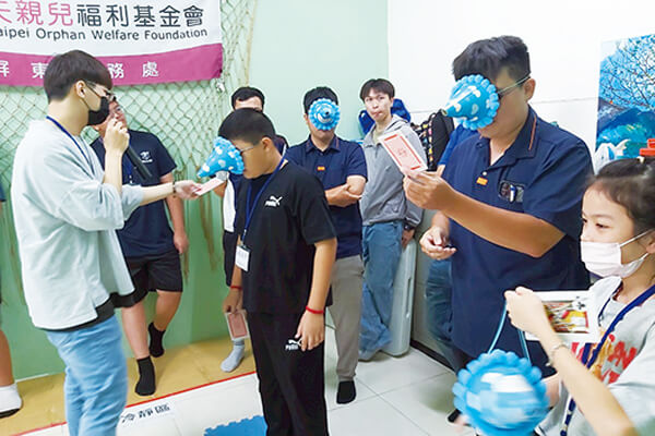 震旦人公益行動「溫暖隨行」 —用心傳遞,溫暖每一步 震旦人公益行動「溫暖隨行」 —用心傳遞,溫暖每一步