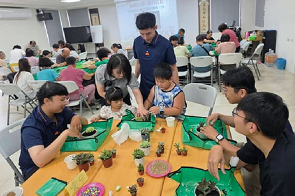 震旦人公益行動「溫暖隨行」—與愛同行,點亮希望 震旦人公益行動「溫暖隨行」—與愛同行,點亮希望