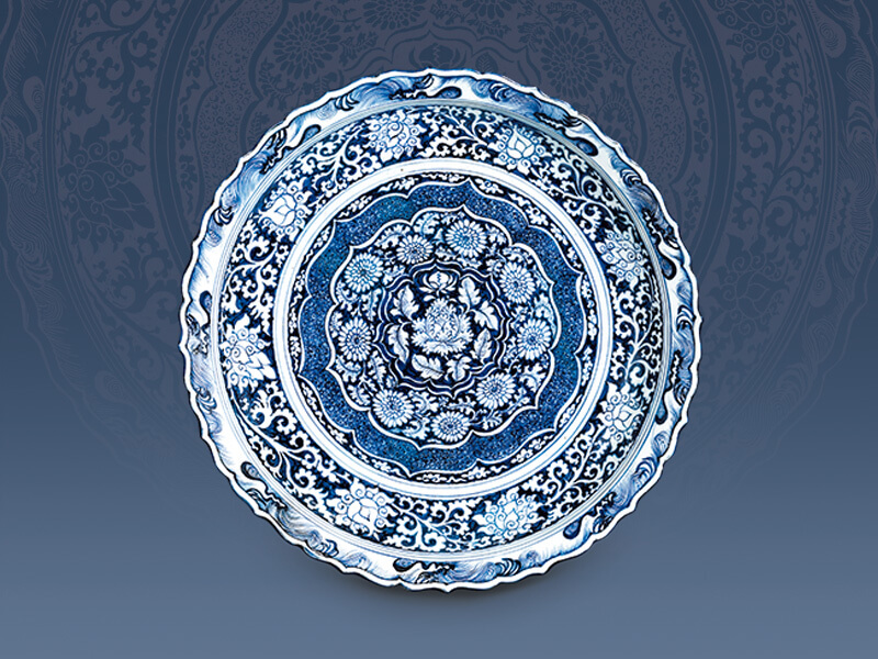 館藏精粹賞析—元 青地白花纏枝花卉牡丹紋花口大盤 館藏精粹賞析—元 青地白花纏枝花卉牡丹紋花口大盤