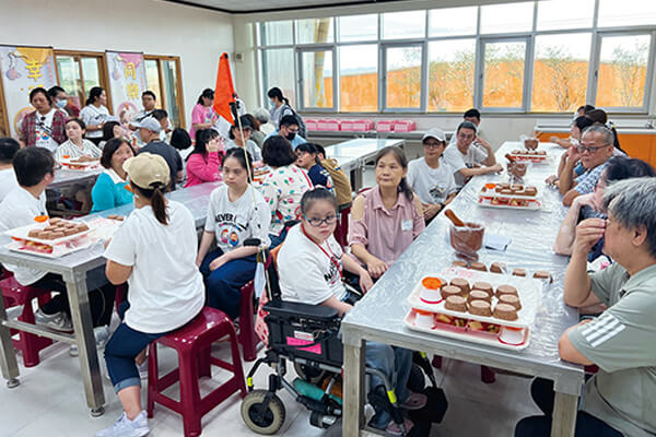 震旦人公益行動「溫暖隨行」以行動傳遞善意